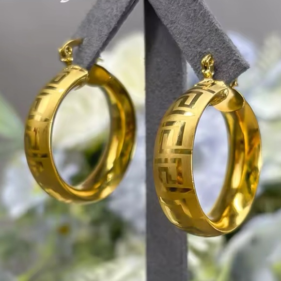 Elegant Gold Plated Hoop Earrings - Picture 2 of 5